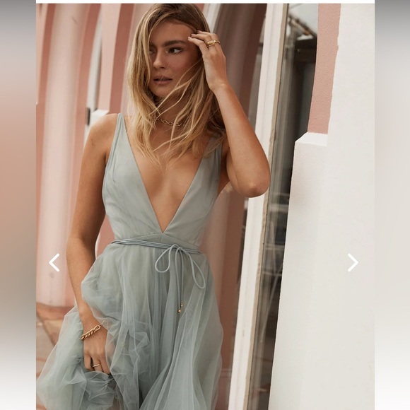 NWT Selfie Leslie Sage MIDI Dress - Picture 2 of 7